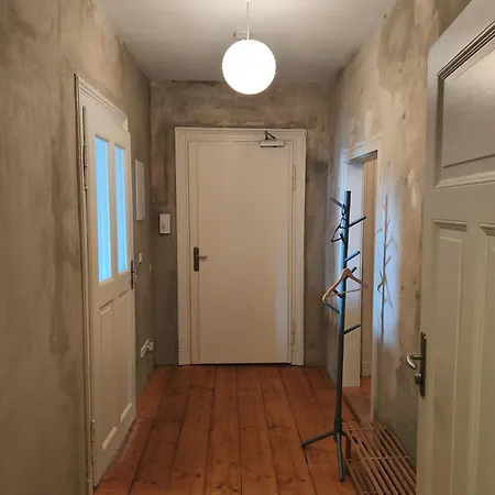 3,5 Zimmer-wohnung Mit Altbau-charme Apartament