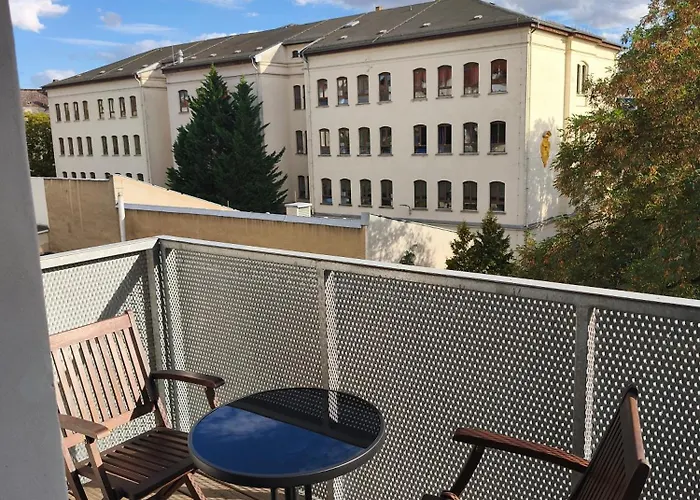 3,5 Zimmer-wohnung Mit Altbau-charme *